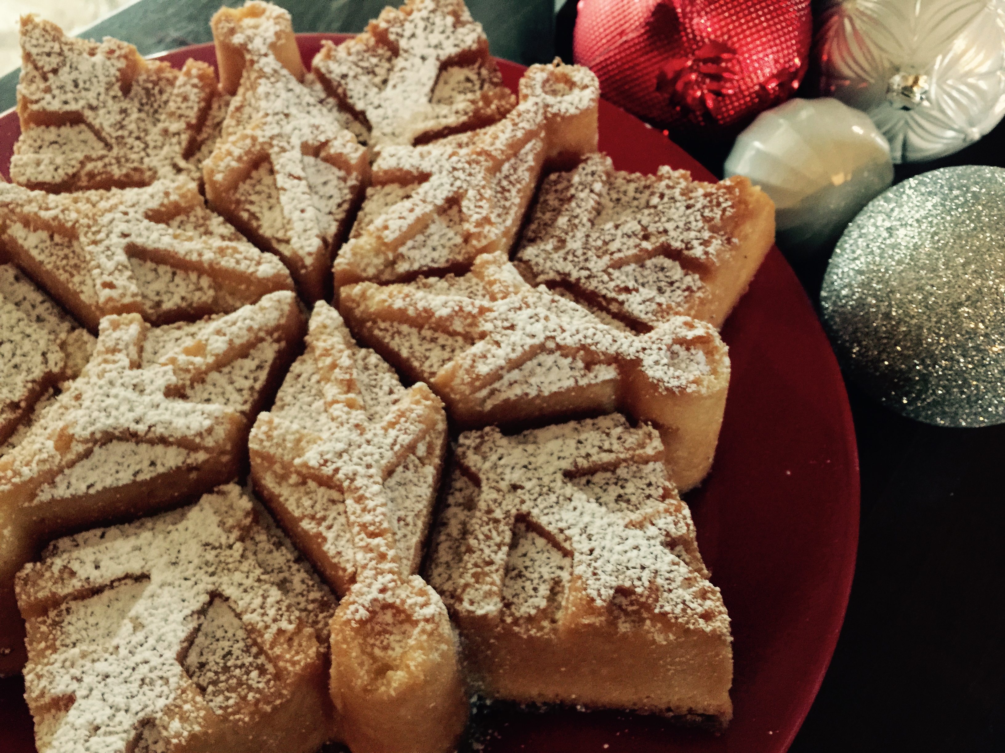 Holiday Snowflake Cake